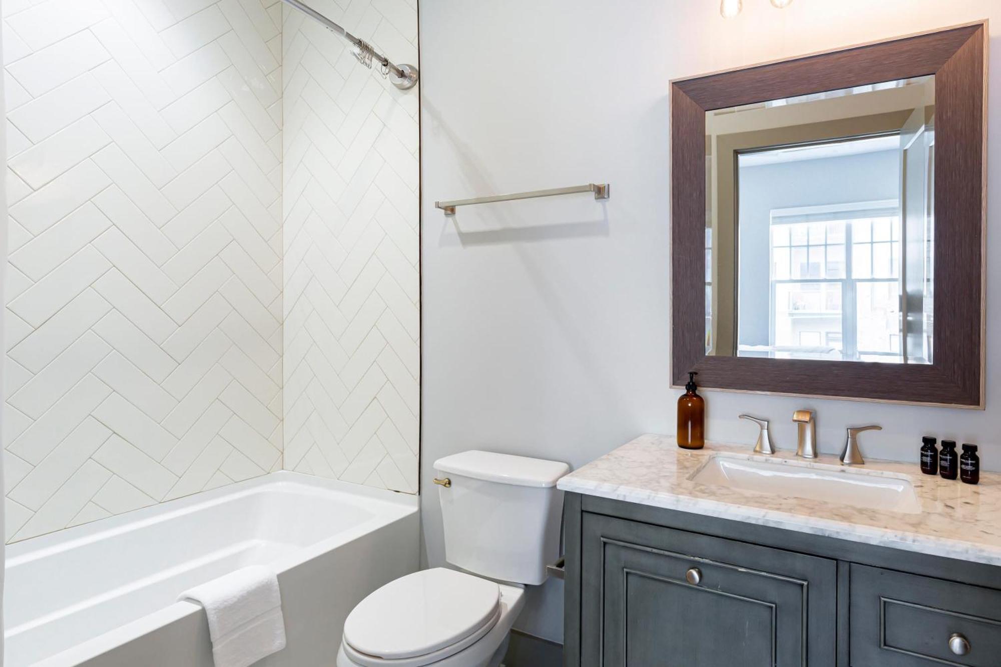 Waverly By Avantstay Nashville-Inspired Townhome W Luxury Kitchen Pool Table Kültér fotó