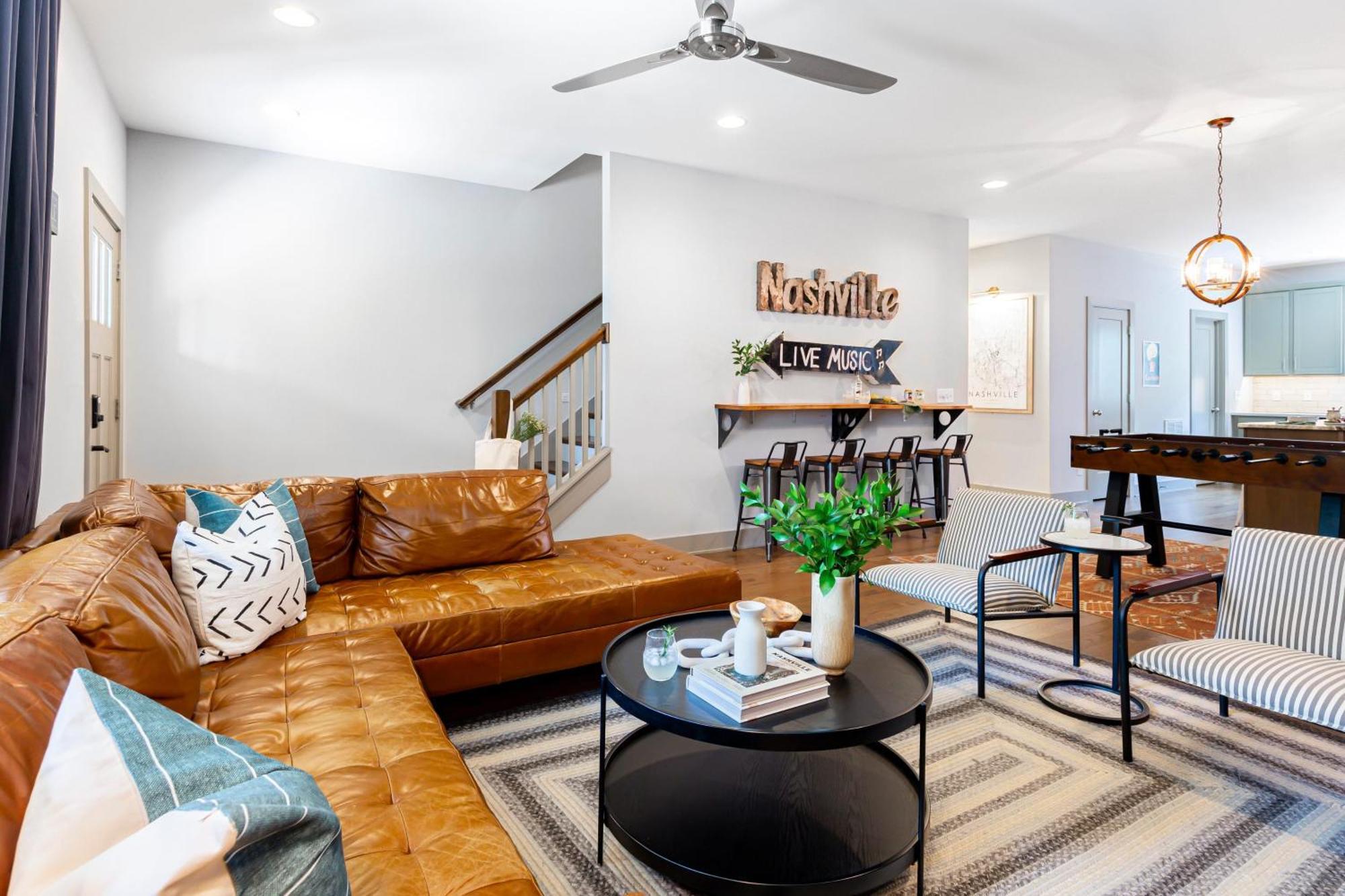 Waverly By Avantstay Nashville-Inspired Townhome W Luxury Kitchen Pool Table Kültér fotó